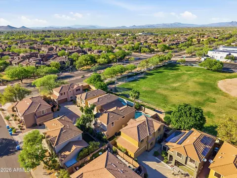 View/Area - 4010 E Melinda Ln, Phoenix, AZ 85050 photo 4 of 6
