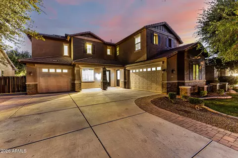 Exterior - 2491 E Penedes Dr, Gilbert, AZ 85298 photo 4 of 16