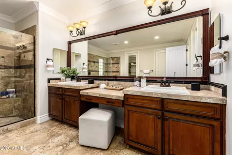Bath - 2491 E Penedes Dr, Gilbert, AZ 85298 photo 5 of 10