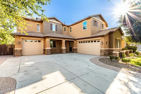 Exterior - 2491 E Penedes Dr, Gilbert, AZ 85298 photo 5 of 16