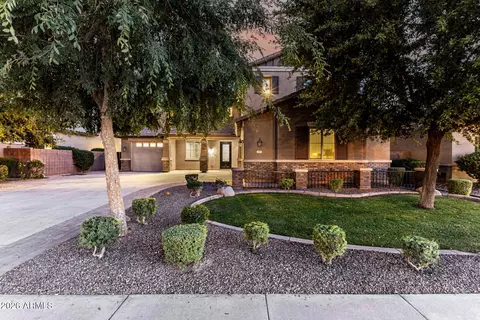 Exterior - 2491 E Penedes Dr, Gilbert, AZ 85298 photo 3 of 16