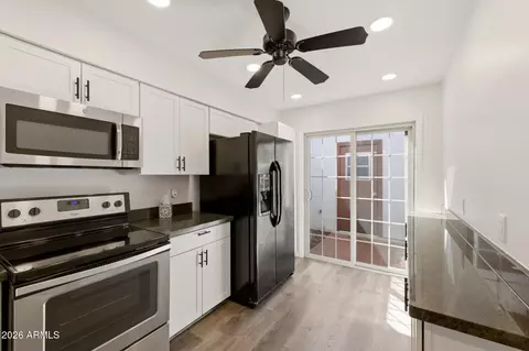 Kitchen - 5142 Edgemont Ave, Phoenix, AZ 85008 photo 2 of 2