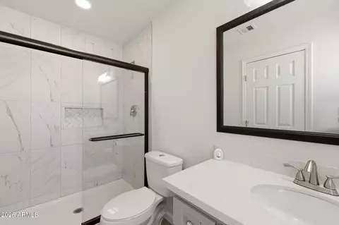 Bath - 5142 Edgemont Ave, Phoenix, AZ 85008 photo 2 of 3