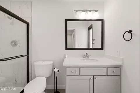 Bath - 5142 Edgemont Ave, Phoenix, AZ 85008 photo 1 of 3