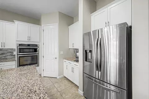 Kitchen - 7514 E Posada Ave, Mesa, AZ 85212 photo 3 of 9