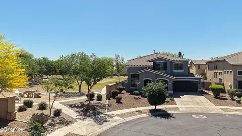 8751 W Nicolet Ave, Glendale, AZ 85305