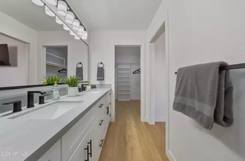 Bath - 7824 E Navarro Ave, Mesa, AZ 85209 photo 1 of 4