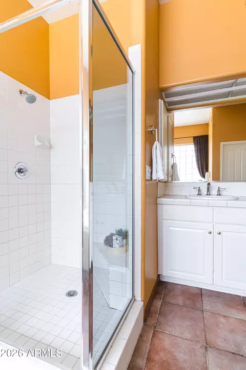Bath - 2739 E Vista Dr, Phoenix, AZ 85032 photo 5 of 9