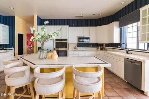 Kitchen - 2739 E Vista Dr, Phoenix, AZ 85032 photo 3 of 7