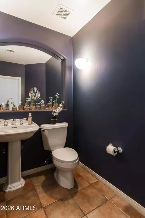 Bath - 2739 E Vista Dr, Phoenix, AZ 85032 photo 1 of 9