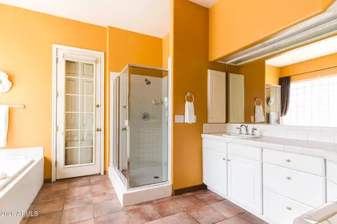 Bath - 2739 E Vista Dr, Phoenix, AZ 85032 photo 6 of 9
