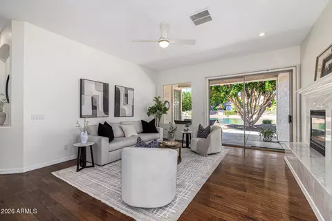 7034 W Rose Garden Ln, Glendale, AZ 85308