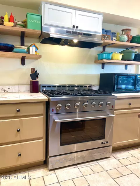 Kitchen - 108 Nighthawk Ave, Bisbee, AZ 85603 photo 5 of 6