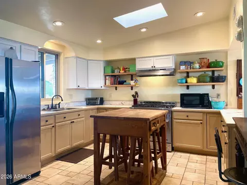 Kitchen - 108 Nighthawk Ave, Bisbee, AZ 85603 photo 4 of 6
