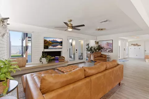Living - 3020 E Wethersfield Rd, Phoenix, AZ 85032 photo 3 of 3