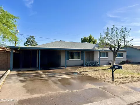 2439 W Freeway Ln, Phoenix, AZ 85021