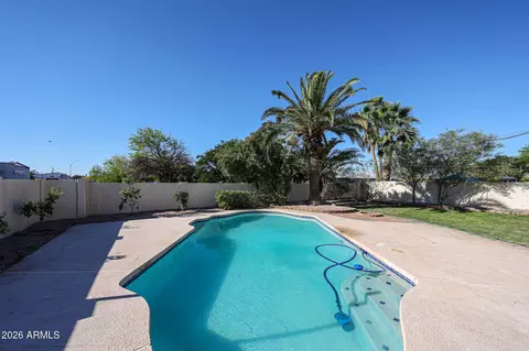 Exterior - 3951 E Waltann Ln, Phoenix, AZ 85032 photo 4 of 8
