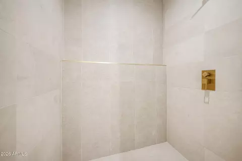 Bath - 5438 E Avalon Dr, Phoenix, AZ 85018 photo 3 of 5