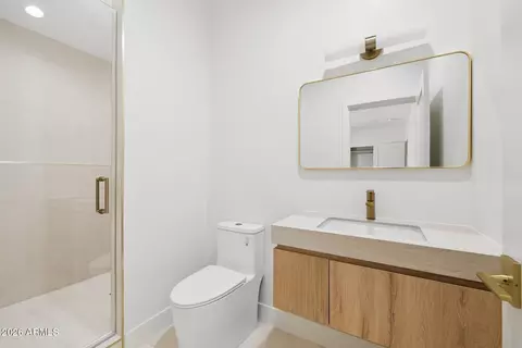 Bath - 5438 E Avalon Dr, Phoenix, AZ 85018 photo 4 of 5