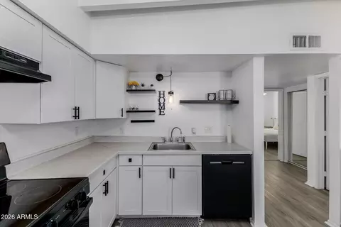 Kitchen - 4754 N 14th St, Phoenix, AZ 85014 photo 3 of 3
