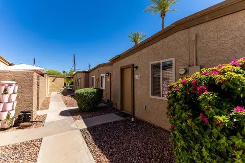 Exterior - 4754 N 14th St, Phoenix, AZ 85014 photo 3 of 5