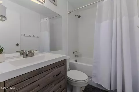 Bath - 4754 N 14th St, Phoenix, AZ 85014 photo 1 of 2