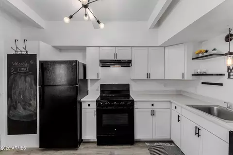Kitchen - 4754 N 14th St, Phoenix, AZ 85014 photo 2 of 3