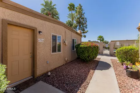 Exterior - 4754 N 14th St, Phoenix, AZ 85014 photo 2 of 5