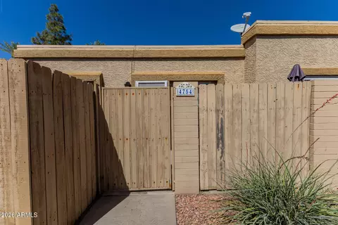 Exterior - 4754 N 14th St, Phoenix, AZ 85014 photo 4 of 5
