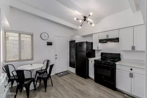 Kitchen - 4754 N 14th St, Phoenix, AZ 85014 photo 1 of 3
