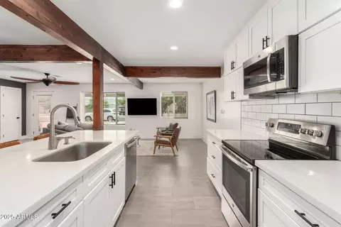Kitchen - 3038 E Avalon Dr, Phoenix, AZ 85016 photo 3 of 3