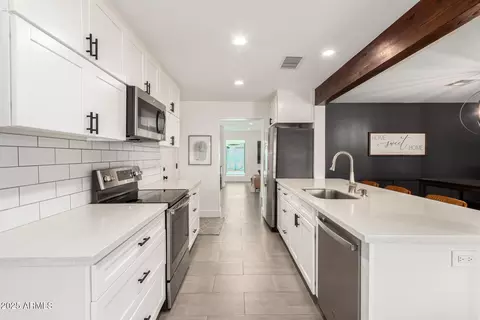 Kitchen - 3038 E Avalon Dr, Phoenix, AZ 85016 photo 2 of 3