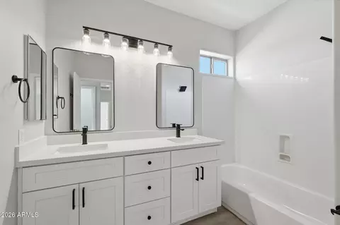 Bath - 4087 E Sidewinder Ct, Gilbert, AZ 85297 photo 4 of 4