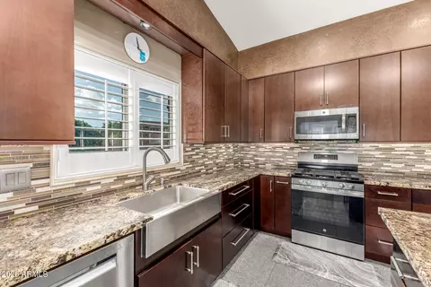 Kitchen - 11217 E Rafael Ave, Mesa, AZ 85212 photo 2 of 4