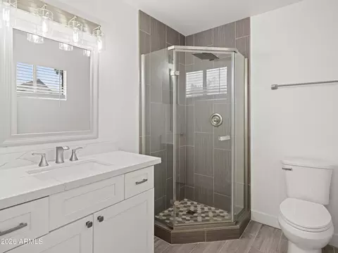Bath - 928 E Hope St, Mesa, AZ 85203 photo 3 of 4