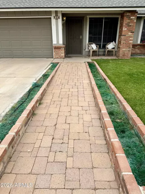 Exterior - 928 E Hope St, Mesa, AZ 85203 photo 3 of 11