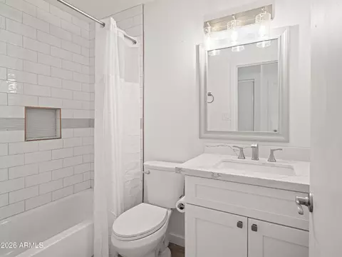 Bath - 928 E Hope St, Mesa, AZ 85203 photo 4 of 4