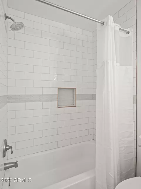 Bath - 928 E Hope St, Mesa, AZ 85203 photo 2 of 4