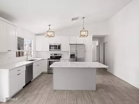 Kitchen - 928 E Hope St, Mesa, AZ 85203 photo 6 of 9