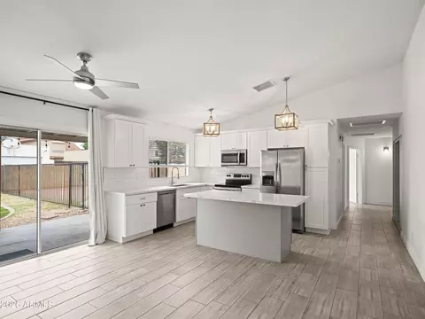 Kitchen - 928 E Hope St, Mesa, AZ 85203 photo 4 of 9