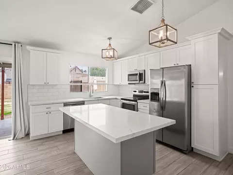 Kitchen - 928 E Hope St, Mesa, AZ 85203 photo 5 of 9