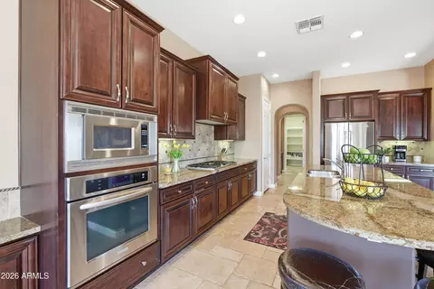 Kitchen - 2971 E Oriole Dr, Gilbert, AZ 85297 photo 5 of 9