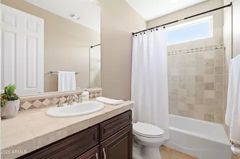 Bath - 2971 E Oriole Dr, Gilbert, AZ 85297 photo 7 of 9