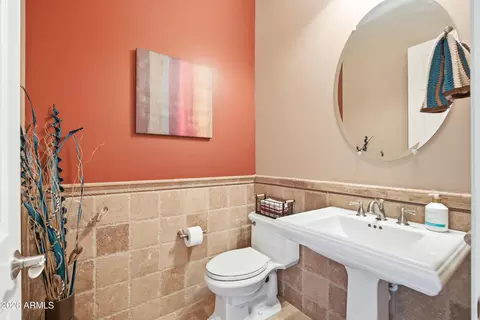 Bath - 2971 E Oriole Dr, Gilbert, AZ 85297 photo 1 of 9