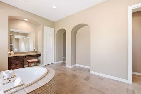Bath - 2971 E Oriole Dr, Gilbert, AZ 85297 photo 5 of 9