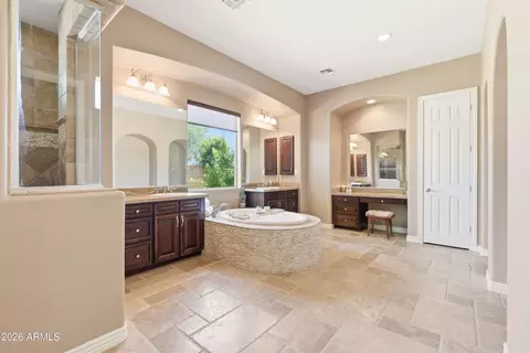 Bath - 2971 E Oriole Dr, Gilbert, AZ 85297 photo 4 of 9