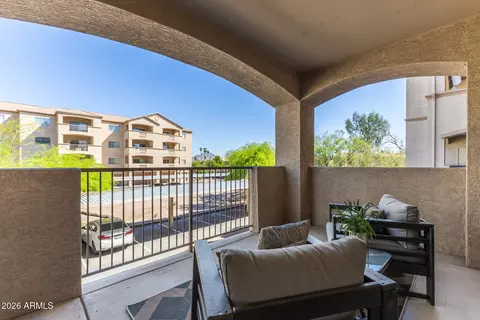 Exterior - 920 E Devonshire Ave #2020, Phoenix, AZ 85014 photo 1 of 4