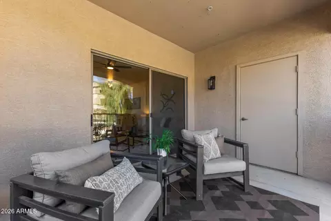 Exterior - 920 E Devonshire Ave #2020, Phoenix, AZ 85014 photo 2 of 4
