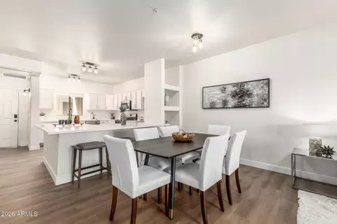 Dining - 920 E Devonshire Ave #2020, Phoenix, AZ 85014 photo 1 of 1