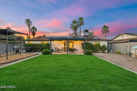 Exterior - 3943 W Willow Ave, Phoenix, AZ 85029 photo 2 of 9